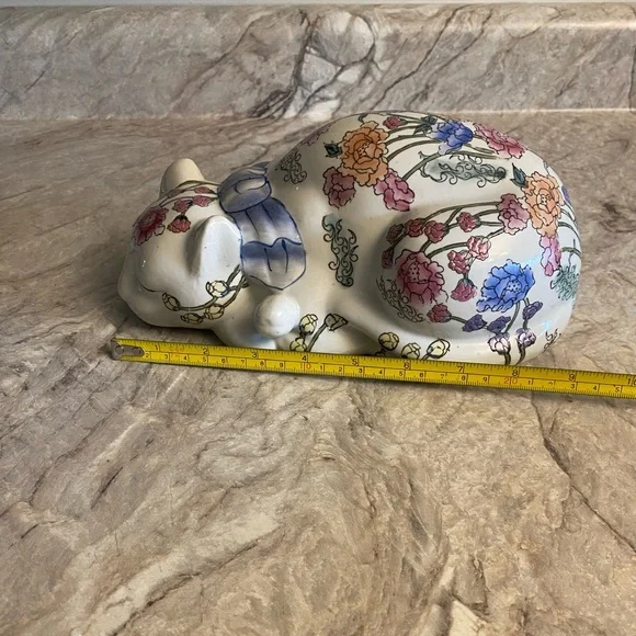 Vintage WBI Chinese Floral Ceramic Figurine Hand-Painted Sleeping Cat Oriental - Picture 6 of 10